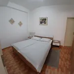 Appartement Srzic No1 *